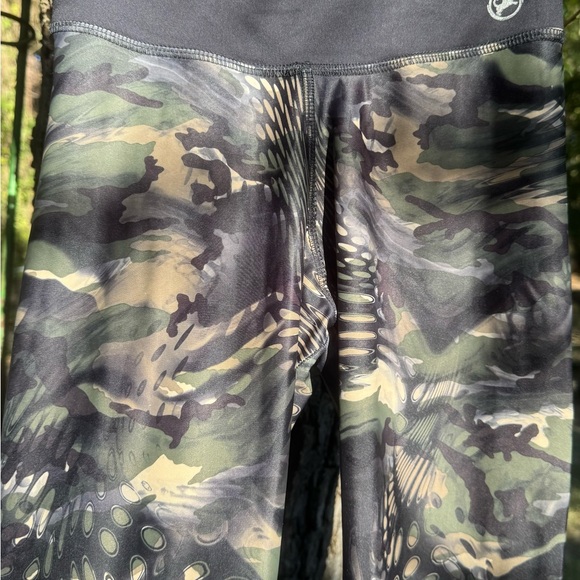 Abs2 fitness scrunch long leggings. - Picture 6 of 6